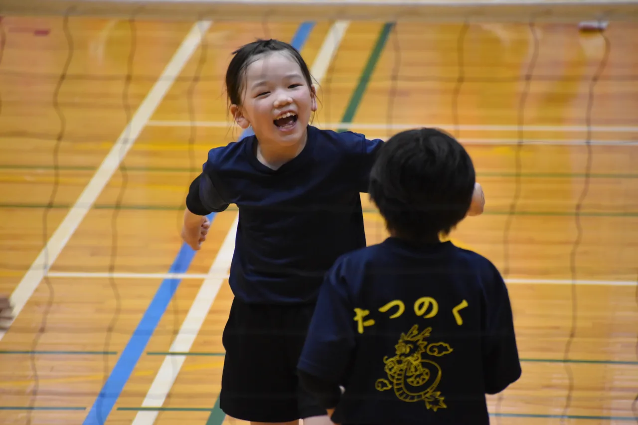 得点に笑顔がはじける選手